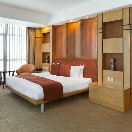 Crowne Plaza Manila Galleria By Ihg Pasig City Exterior foto
