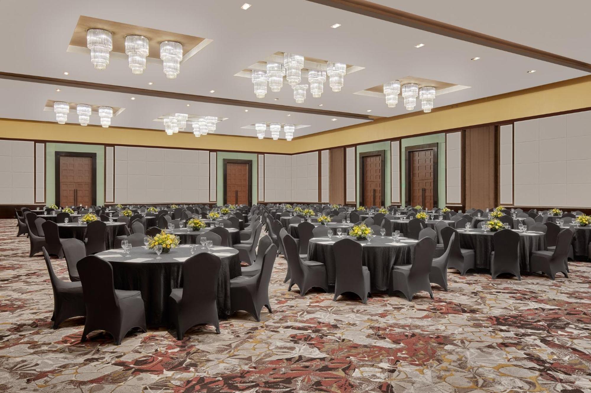 Crowne Plaza Manila Galleria By Ihg Pasig City Exterior foto
